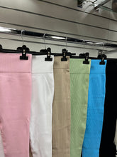 Kép betöltése a galériamegjelenítőbe: 82310 BORDÁS leggings
