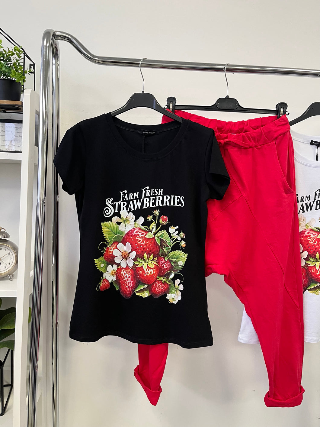 2415 STRAWBERRIES eper pamut póló