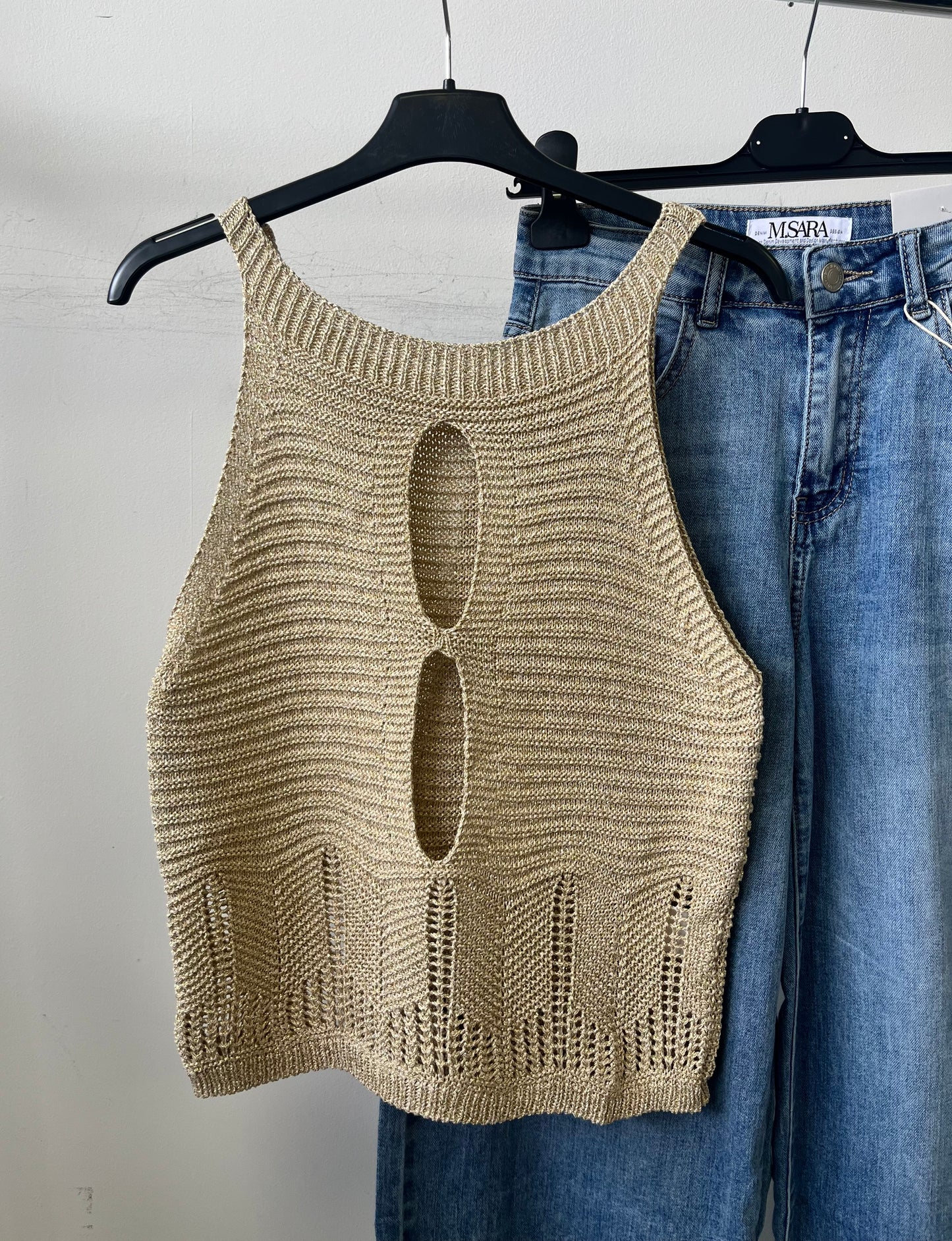 10289 hátul nyitott LUREX top