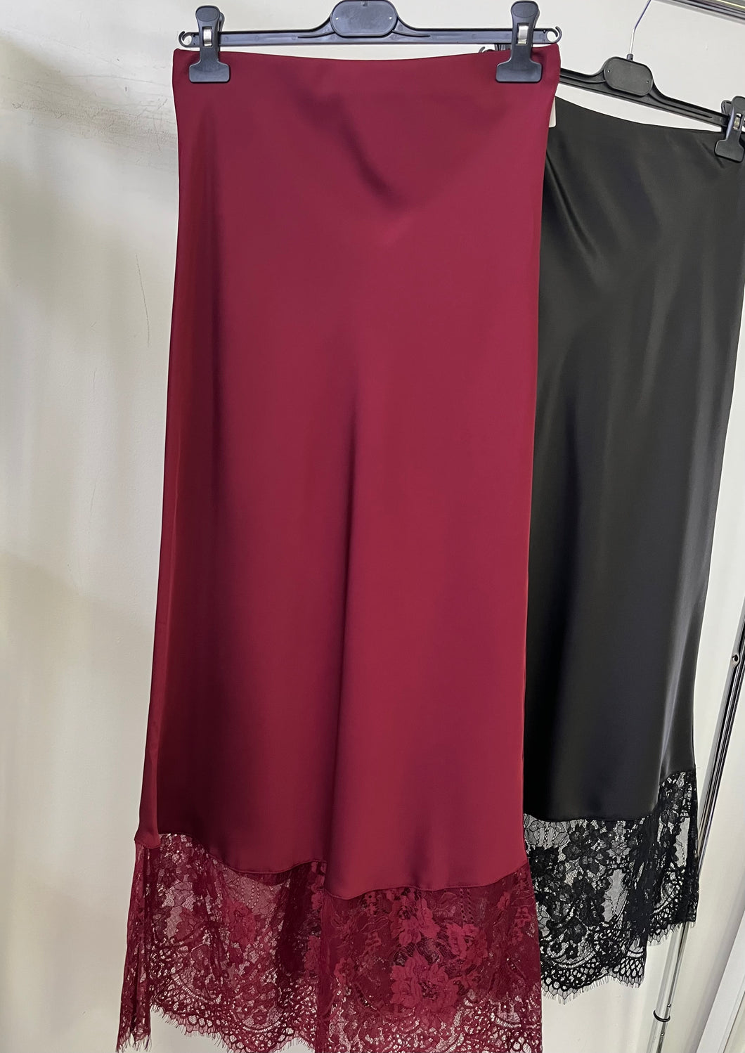 4169 LENA csipke aljú maxi szoknya