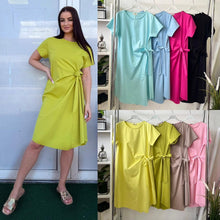 Kép betöltése a galériamegjelenítőbe: 20868 AMBER oldalt masnis pamut ruha
