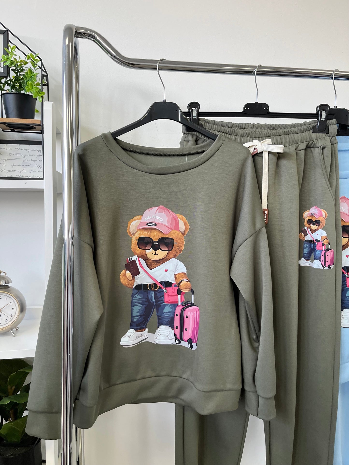 58322 TRAVEL maci jogging szett