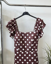 Kép betöltése a galériamegjelenítőbe: 41070 PANNI dupla fodros vállú PÖTTYÖS ruha
