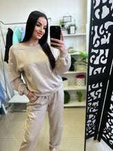 Kép betöltése a galériamegjelenítőbe: 63190 CARINA virágos felső/pulóver
