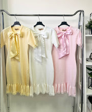 Kép betöltése a galériamegjelenítőbe: 535 ELIZABETH  szalagos tavaszi kötött ruha
