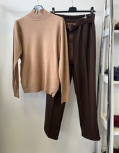 Kép betöltése a galériamegjelenítőbe: 002 BASIC félgarbó
