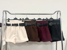 Kép betöltése a galériamegjelenítőbe: 12185 NEDY öves szövet sort
