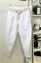 Kép betöltése a galériamegjelenítőbe: 0540 DORY fényes nadrág
