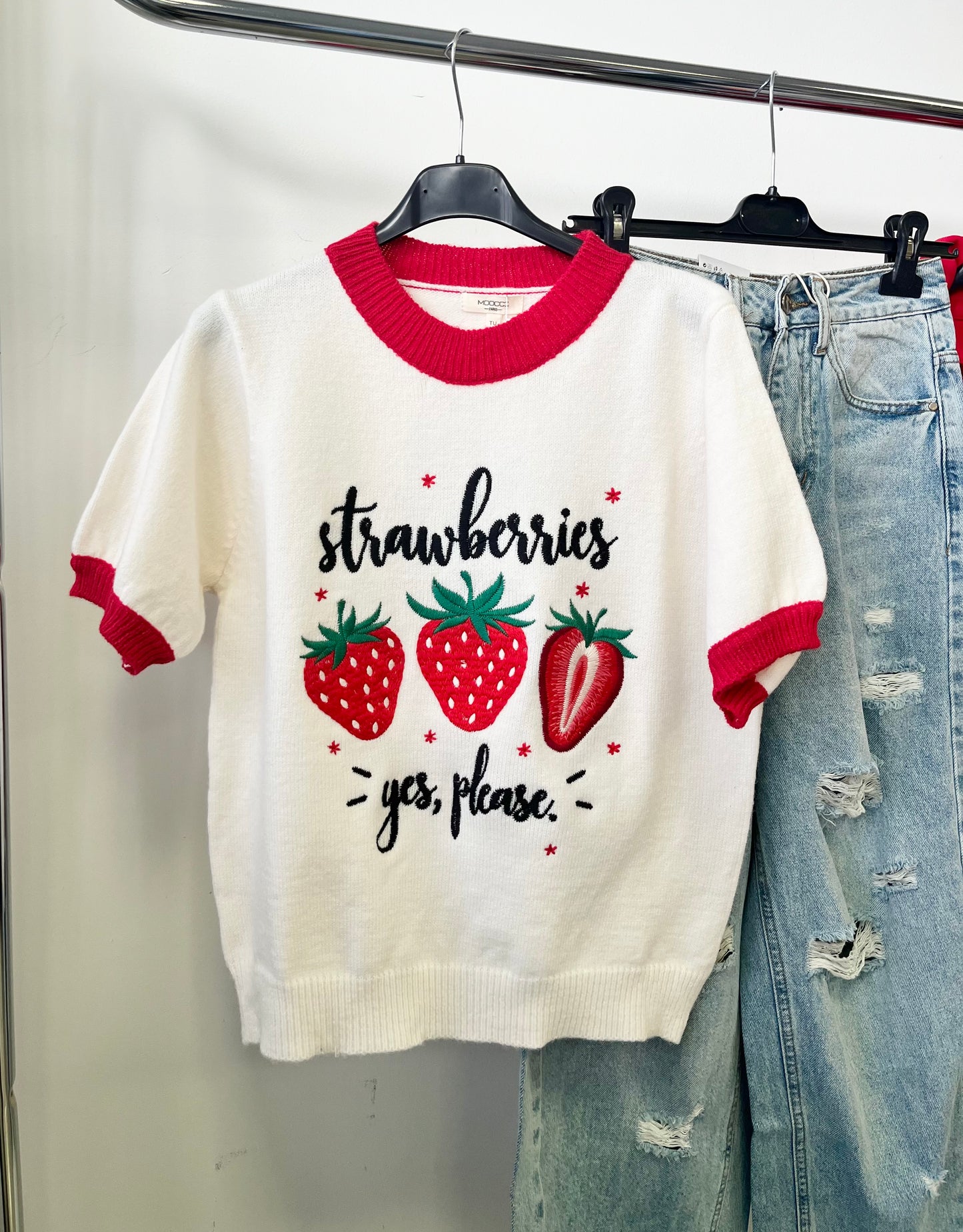 1140 STRAWBERRIES rövid ujjú kötött felsö