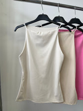 Kép betöltése a galériamegjelenítőbe: 33798 HETTY top
