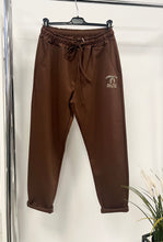 Kép betöltése a galériamegjelenítőbe: 05261 PARIS jogging nadrág
