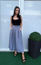 Kép betöltése a galériamegjelenítőbe: 3316 DORINA öves, zsebes szoknya
