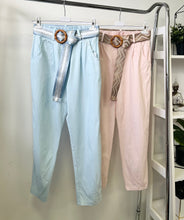 Kép betöltése a galériamegjelenítőbe: 0254 MELITTA nadrág övvel
