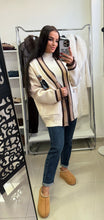 Kép betöltése a galériamegjelenítőbe: 0166 TEDDY macilány gombos kötött kardigán / kabát
