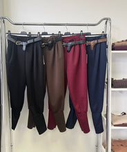 Kép betöltése a galériamegjelenítőbe: 21336 HELLA öves passzés nadrág
