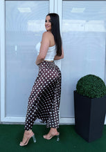 Kép betöltése a galériamegjelenítőbe: 4359 MINERVA pöttyös EXTRA bőszárú szatén nadrág
