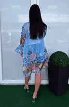 Kép betöltése a galériamegjelenítőbe: 3819 LAYLA nagy fodros ujjú virágos muszlin blúz
