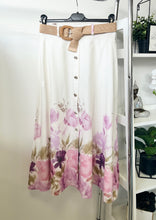 Kép betöltése a galériamegjelenítőbe: 15061 ALMA virágos vászon szoknya
