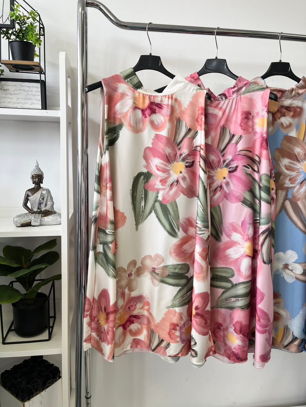 18823 VIRGINIA virágos szatėn ruha