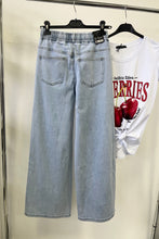 Kép betöltése a galériamegjelenítőbe: 8072 GRACE strasszkötős bőszárú farmer
