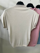 Kép betöltése a galériamegjelenítőbe: 36896 RIKKY oldalt húzott felső válltöméssel
