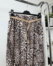 Kép betöltése a galériamegjelenítőbe: 1130 MAYA leopárd vékony nyári nadrág
