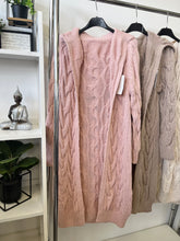 Kép betöltése a galériamegjelenítőbe: 3091 WANDA fonott kapucnis kardigánj
