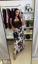 Kép betöltése a galériamegjelenítőbe: 7252 ALIZ barna mintás gyűrt szoknya
