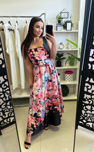 Kép betöltése a galériamegjelenítőbe: 4151 ROSALINDA virágos öves hosszú ruha
