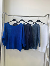 Kép betöltése a galériamegjelenítőbe: 1236 SZATĖN szalagos csillogós felső
