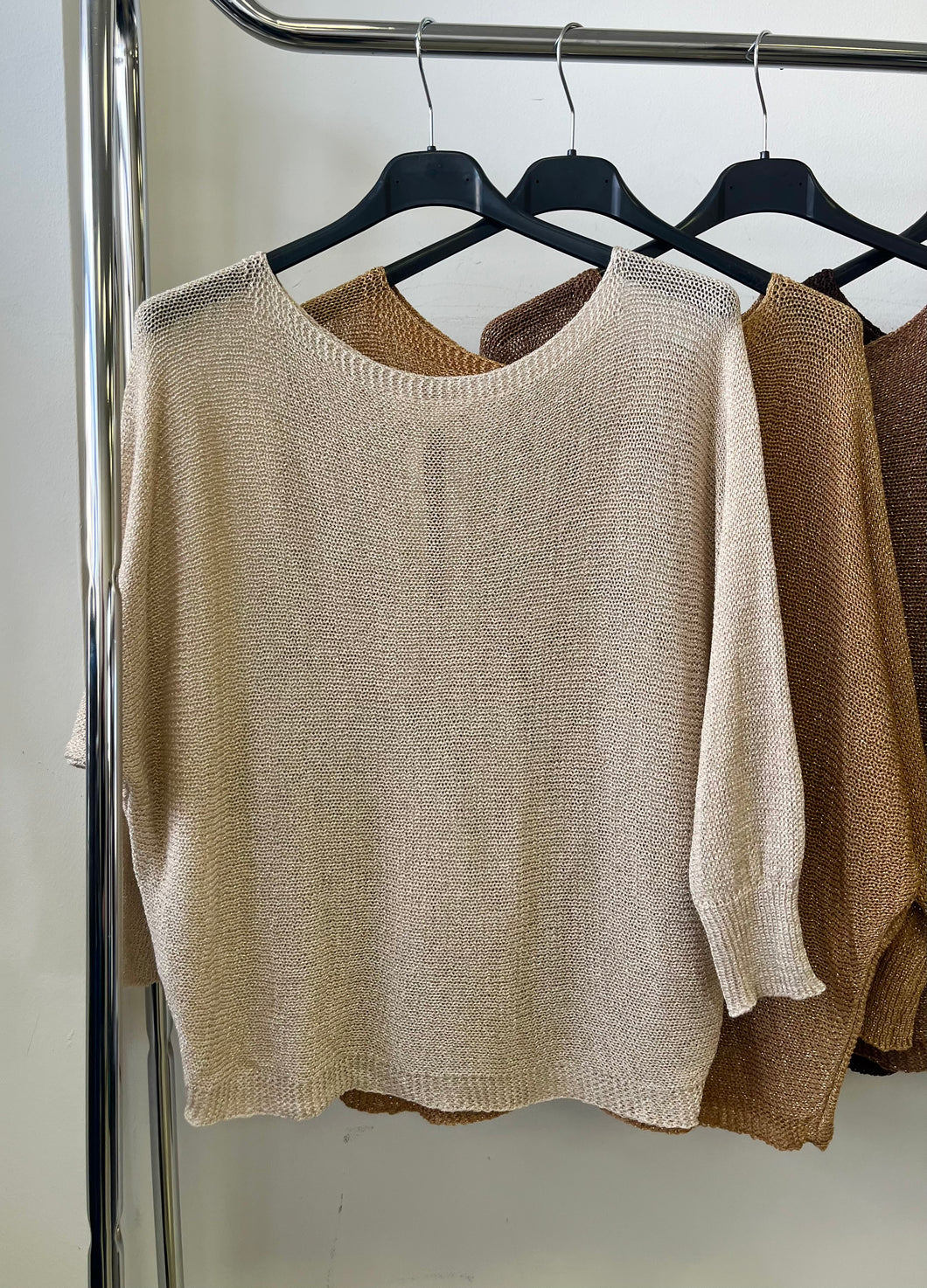 1236 SZATĖN szalagos csillogós felső