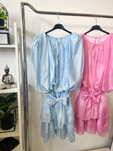 Kép betöltése a galériamegjelenítőbe: 16829 KIARA műselyem ruha
