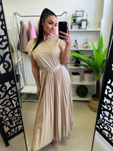 Kép betöltése a galériamegjelenítőbe: 3692 VIOLET pliszírozott ruha
