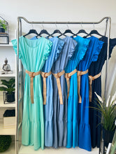 Kép betöltése a galériamegjelenítőbe: 24609 MANGÓ fodros vászon maxi ruha övvel
