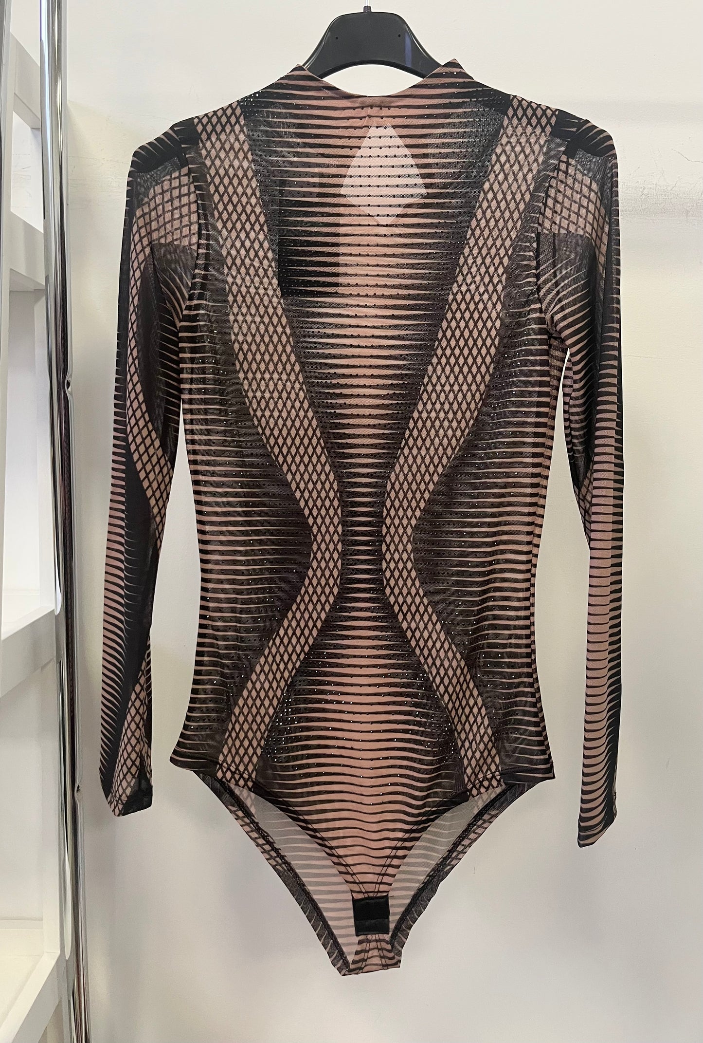 20975 VIVY strasszos necc  mintás body