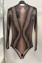 Kép betöltése a galériamegjelenítőbe: 20975 VIVY strasszos necc  mintás body
