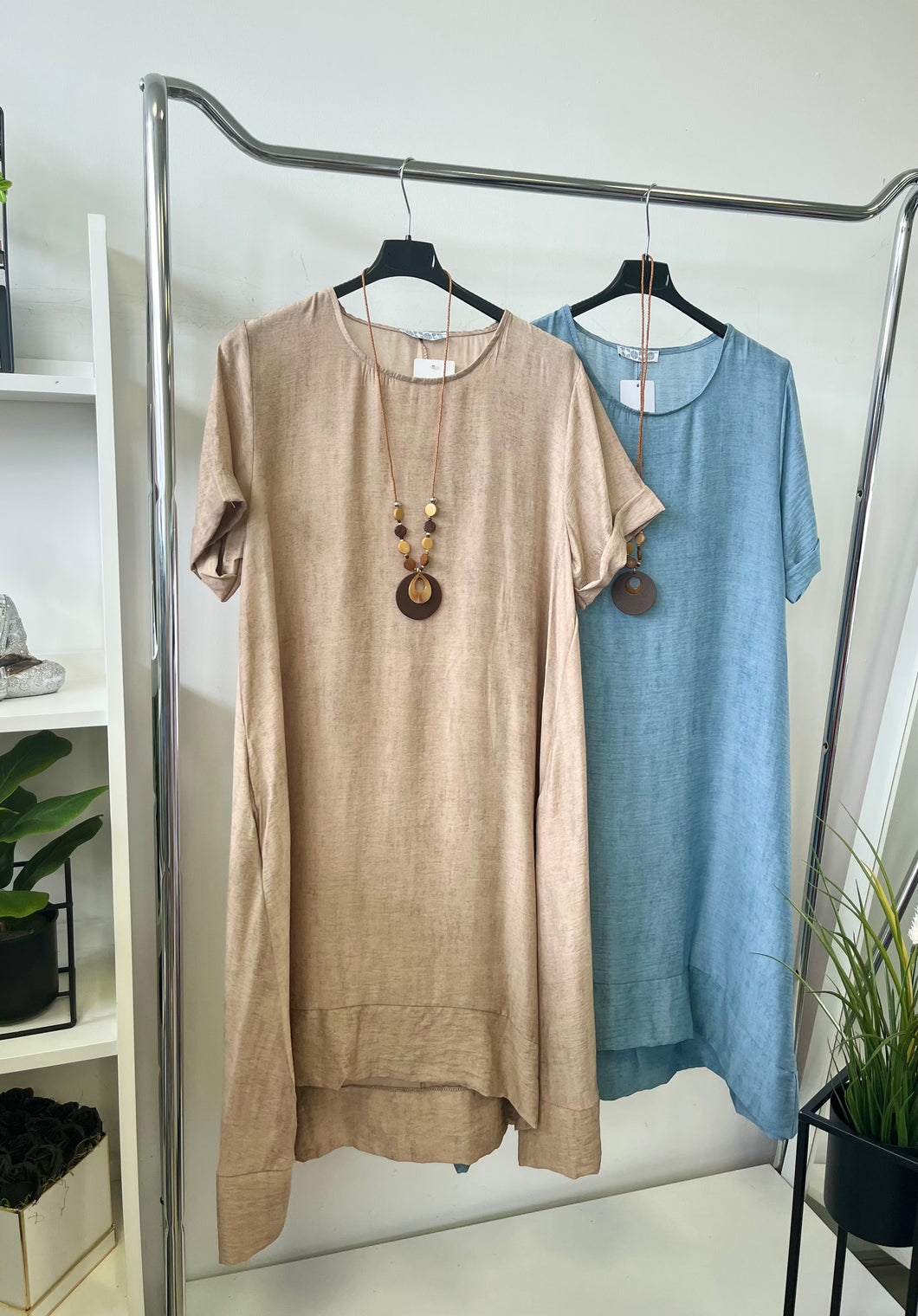 3775 LOLA nagyméretű zsebes ruha nyaklánccal