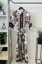 Kép betöltése a galériamegjelenítőbe: 4844 FRANNY mintás vászon ruha
