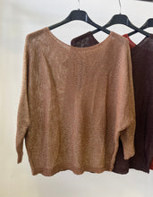 Kép betöltése a galériamegjelenítőbe: 1236 SZATĖN szalagos csillogós felső
