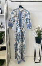 Kép betöltése a galériamegjelenítőbe: 4844 FRANNY mintás vászon ruha
