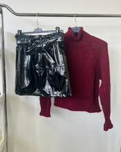 Kép betöltése a galériamegjelenítőbe: 18511 BRITNEY fényes műbőr miniszoknya
