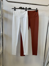 Kép betöltése a galériamegjelenítőbe: 523 leggings

