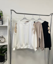 Kép betöltése a galériamegjelenítőbe: 63190 CARINA virágos felső/pulóver
