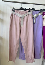 Kép betöltése a galériamegjelenítőbe: 52125 STACY öves nadrág
