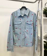 Kép betöltése a galériamegjelenítőbe: 98076 PIROS szíves farmering
