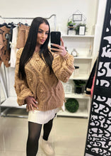 Kép betöltése a galériamegjelenítőbe: 8726 CELIA oversize pulóver
