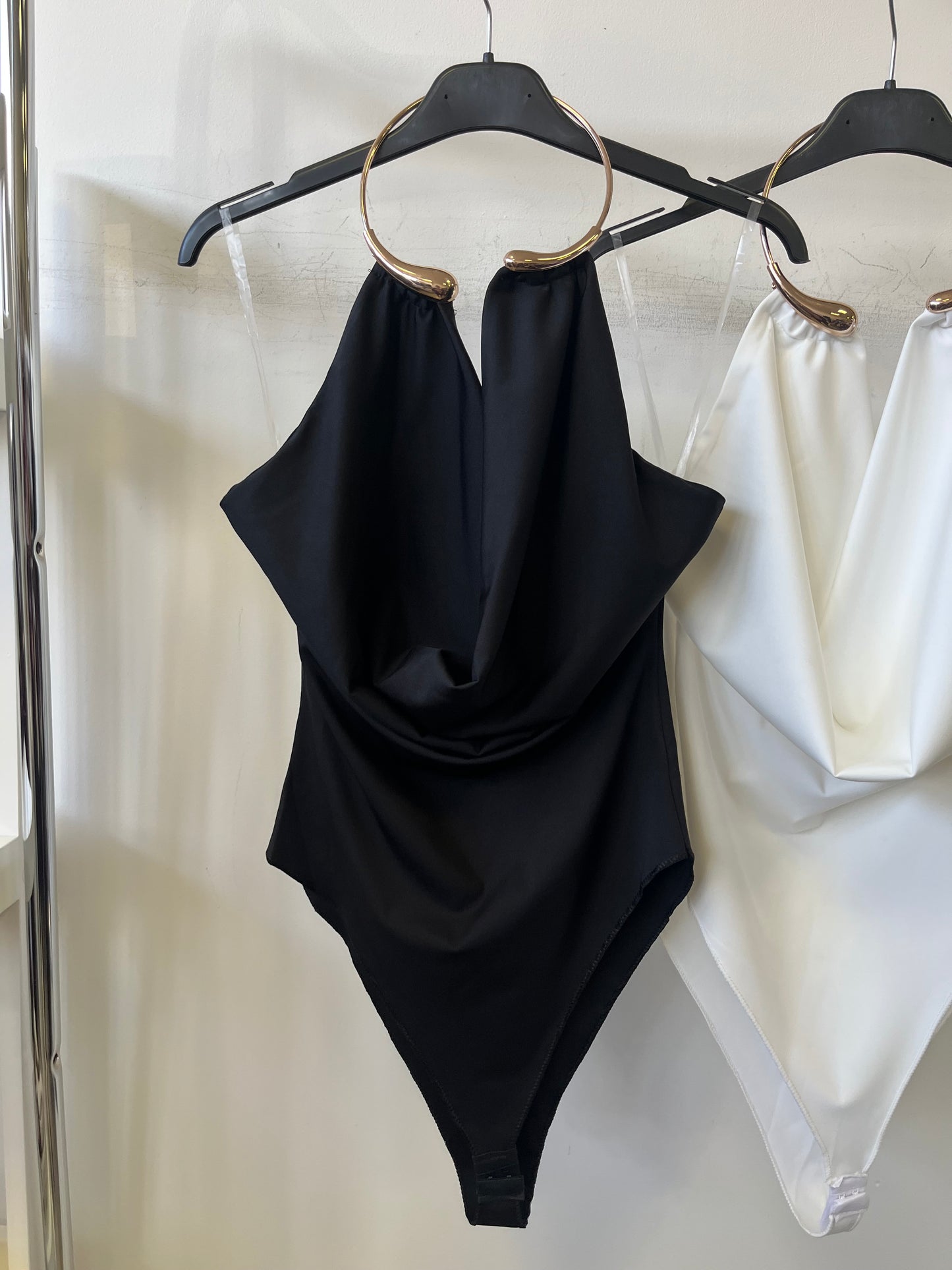 44382 MELISSA body merev nyakékkel