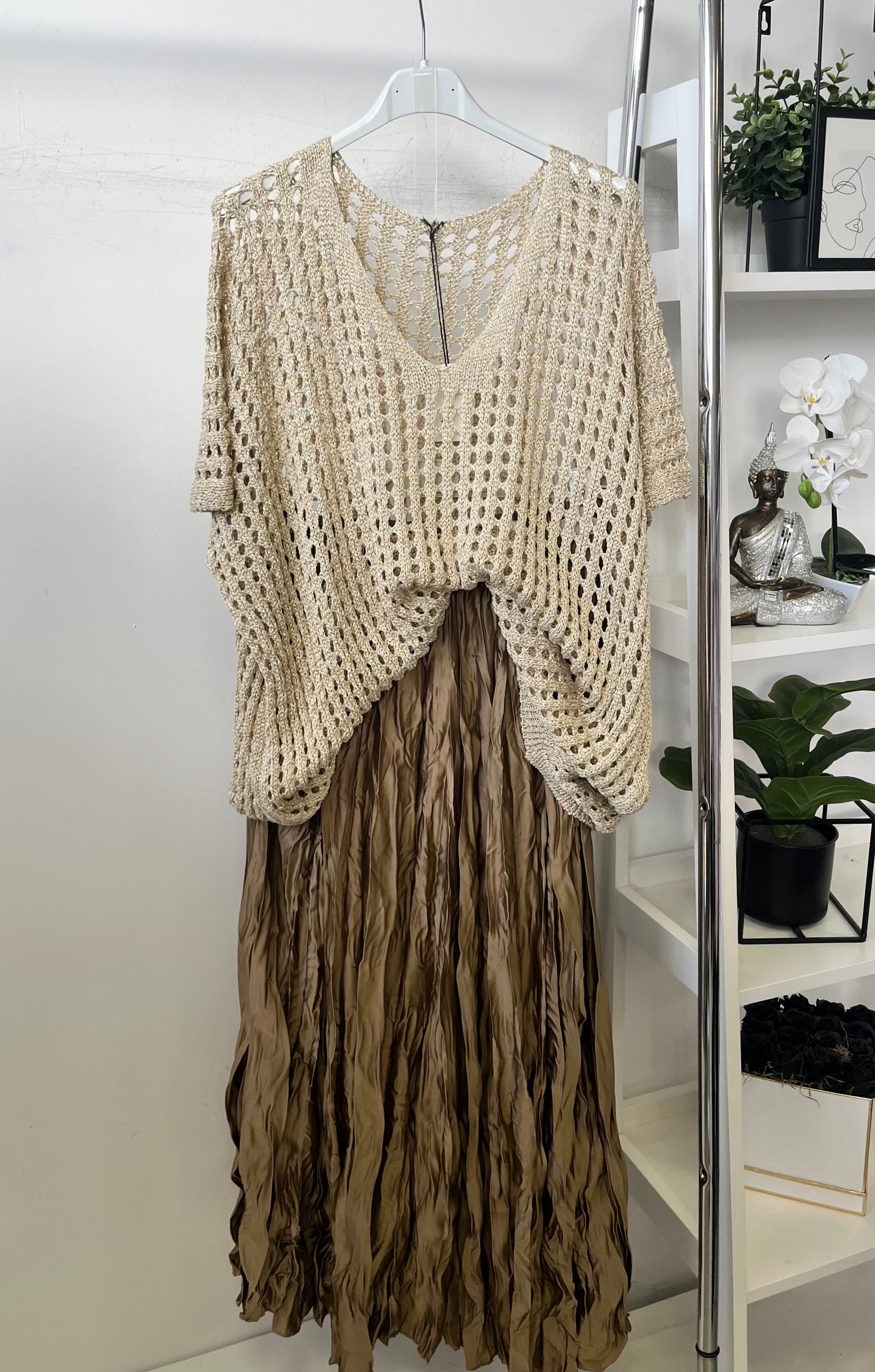 10728 GOLD lyukacsos lurex felső