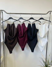 Kép betöltése a galériamegjelenítőbe: 44382 MELISSA body merev nyakékkel
