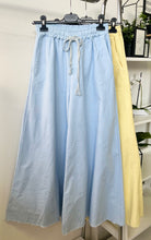 Kép betöltése a galériamegjelenítőbe: 7173 MILLI extra bőszárú vászon nadrág
